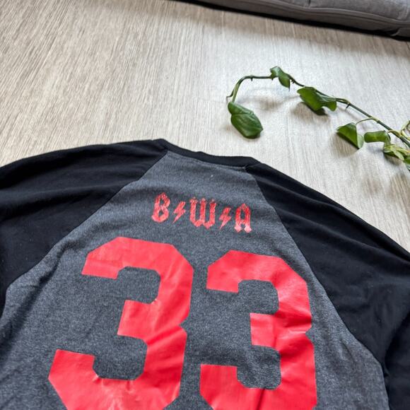 Vintage Portland Dive Bar Shirt Hanigans Tavern Fuzzy Bunnies BWA #33 Men M PNW - Picture 4 of 7